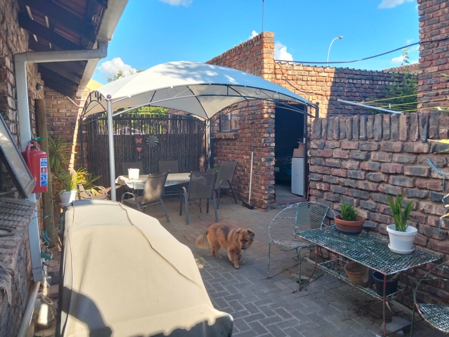 To Let 2 Bedroom Property for Rent in Pellissier Free State